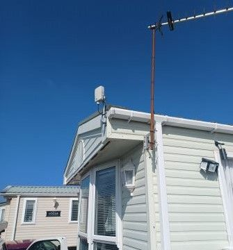 PROCET Outdoor Industrial 8-Port PoE Switch with IP67 Protection PROCET Outdoor Industrial 8-Port PoE Switch with IP67 Protection